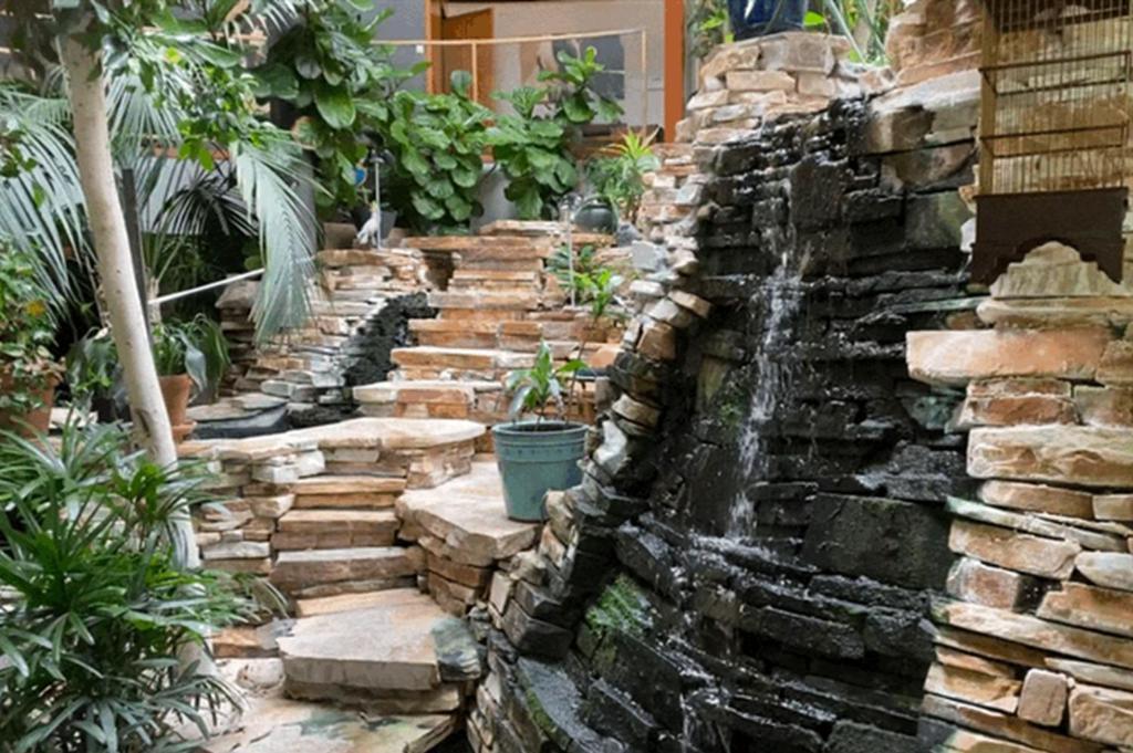 YYC Roundhouse Grotto B&B 외부 사진